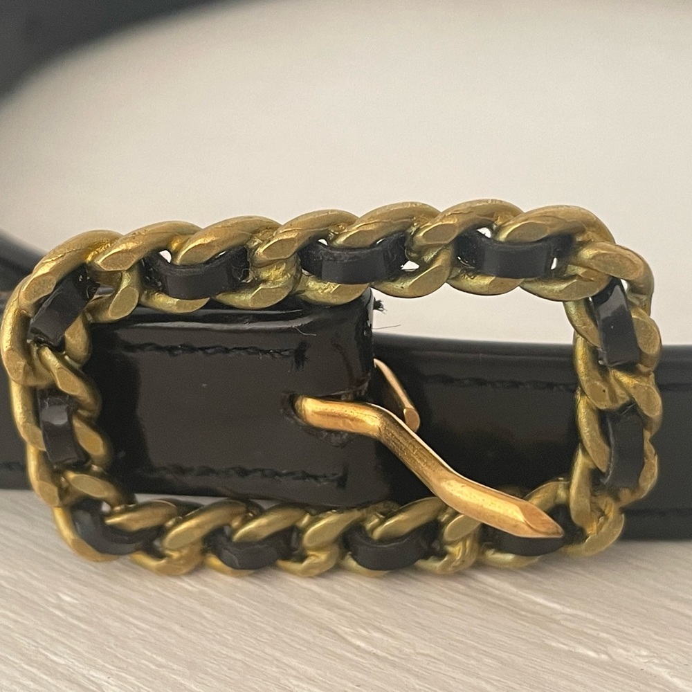 WINTER SPECIAL SALE‼️ Authentic vintage Chanel black patent leather waist belt